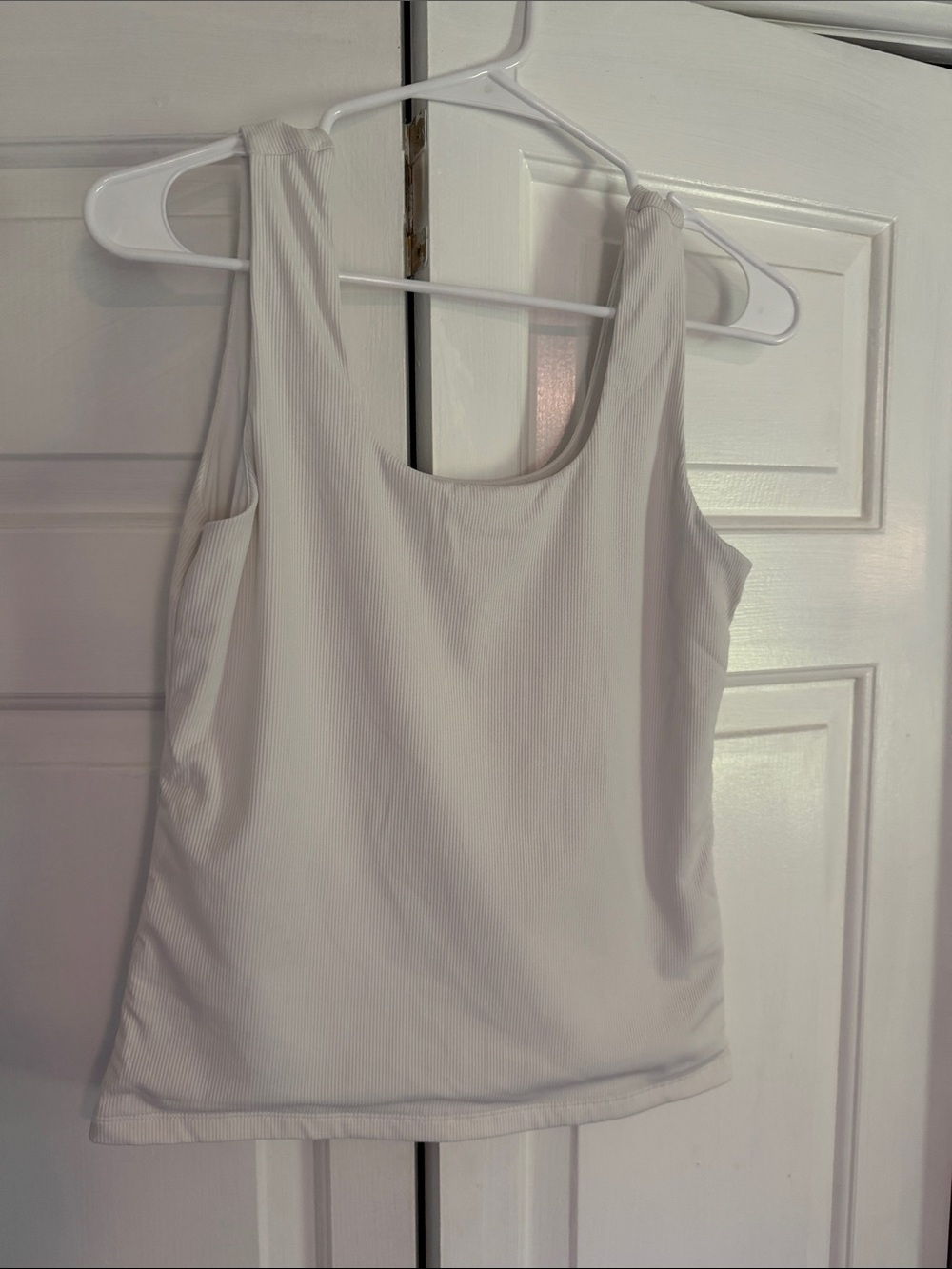 Tahari Cream Ribbed Scoop-Neck Tank